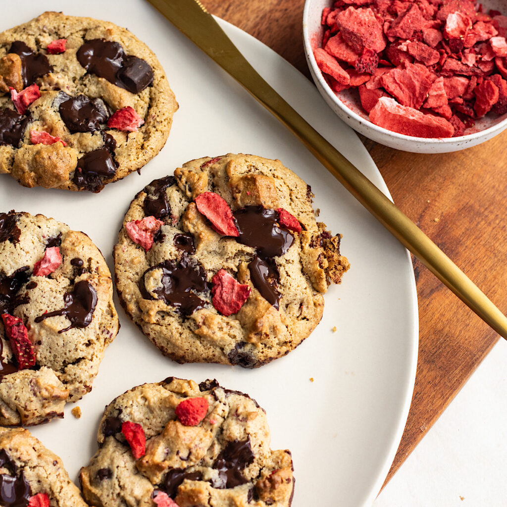 Strawberry Choco Cookies