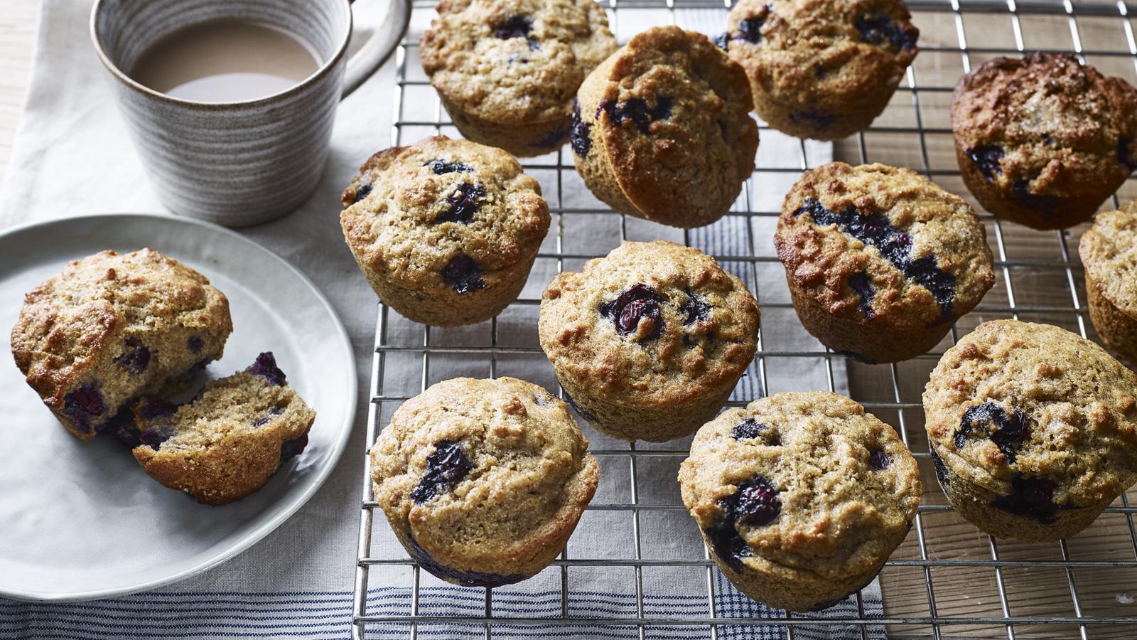 Low-Fat Blueberry Muffins 🍇